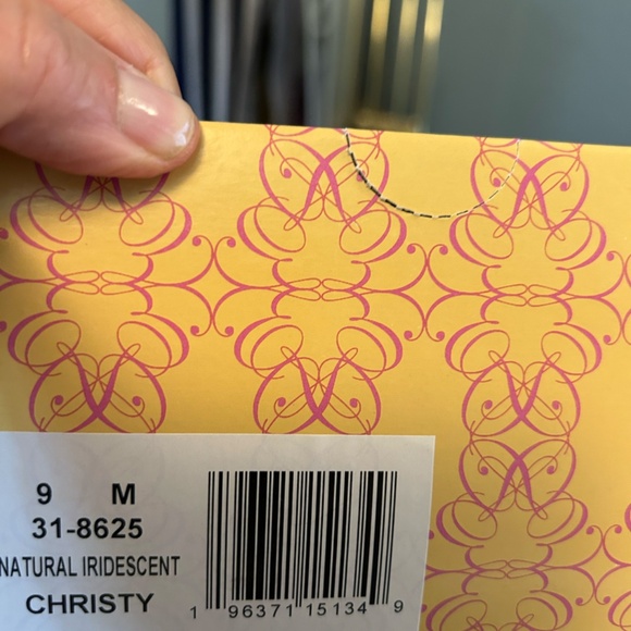 Size 9 M Christy Women's Dressy Heels - Picture 6 of 6